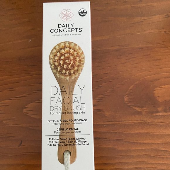 Free Add On Daily Facial Brush NEW - Picture 1 of 3